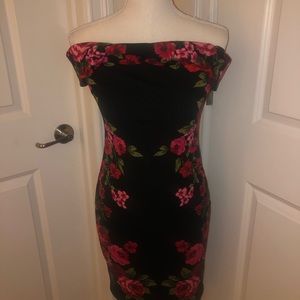 Black with Roses Dress with Zipper WORN ONCE!
